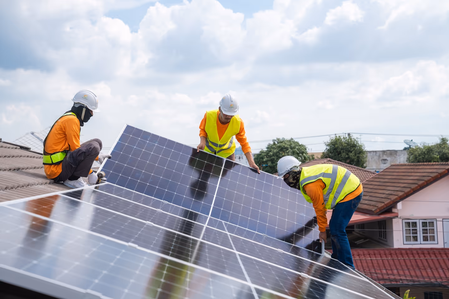 SPC รับติดตั้งโซลาร์เซลล์ — บริการติดตั้ง Solar Rooftop ครบวงจร